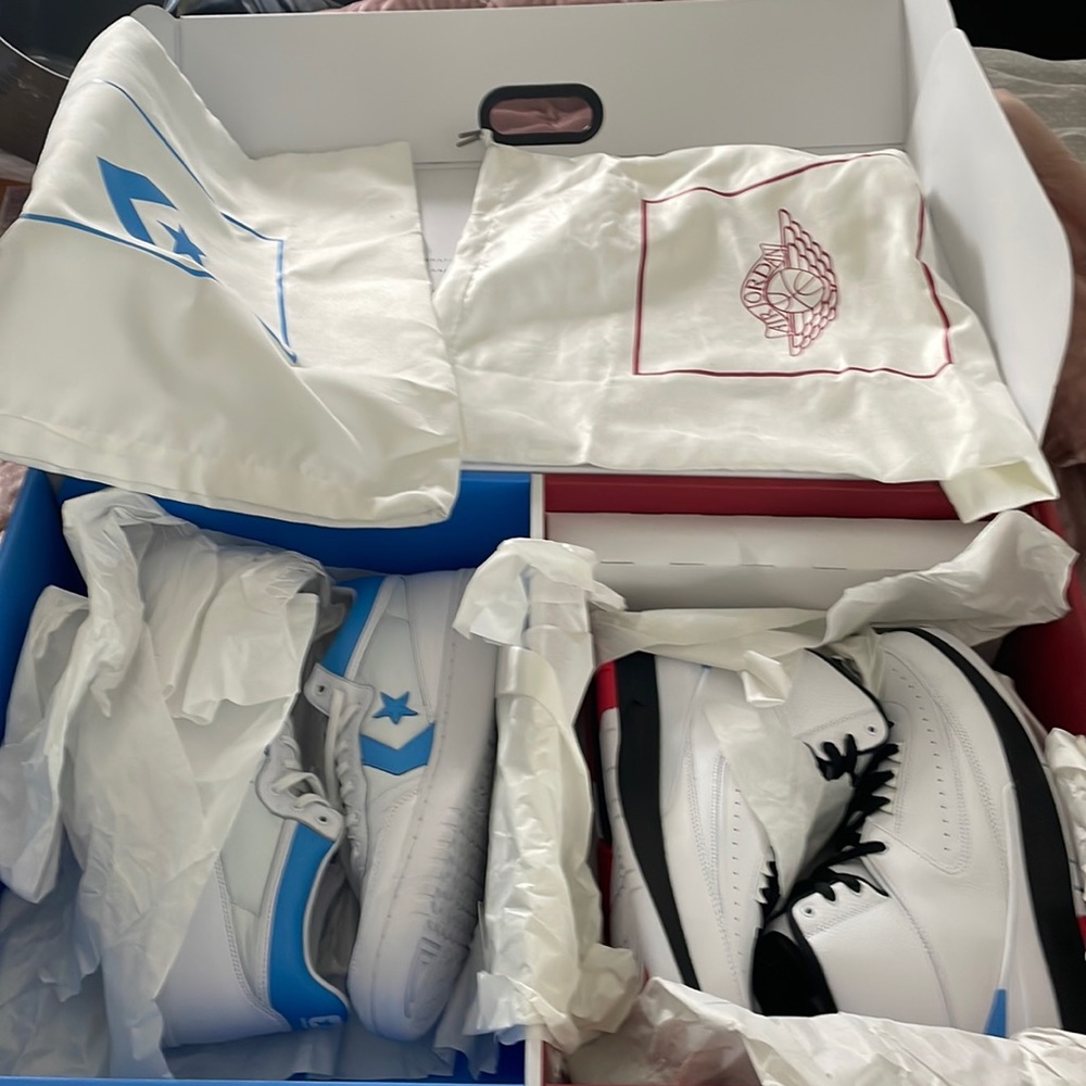 Jordan x Converse pack Jordan 2 and Converse Fastbreak. Dead stock/NWT